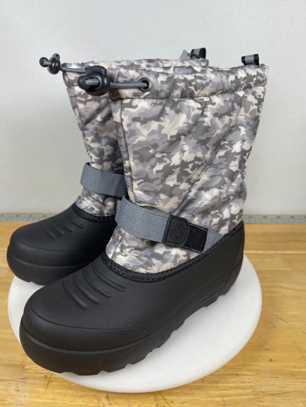 Northside Frosty Polar Boys Size 4 Gray Camo Winter Snow Boots Strap